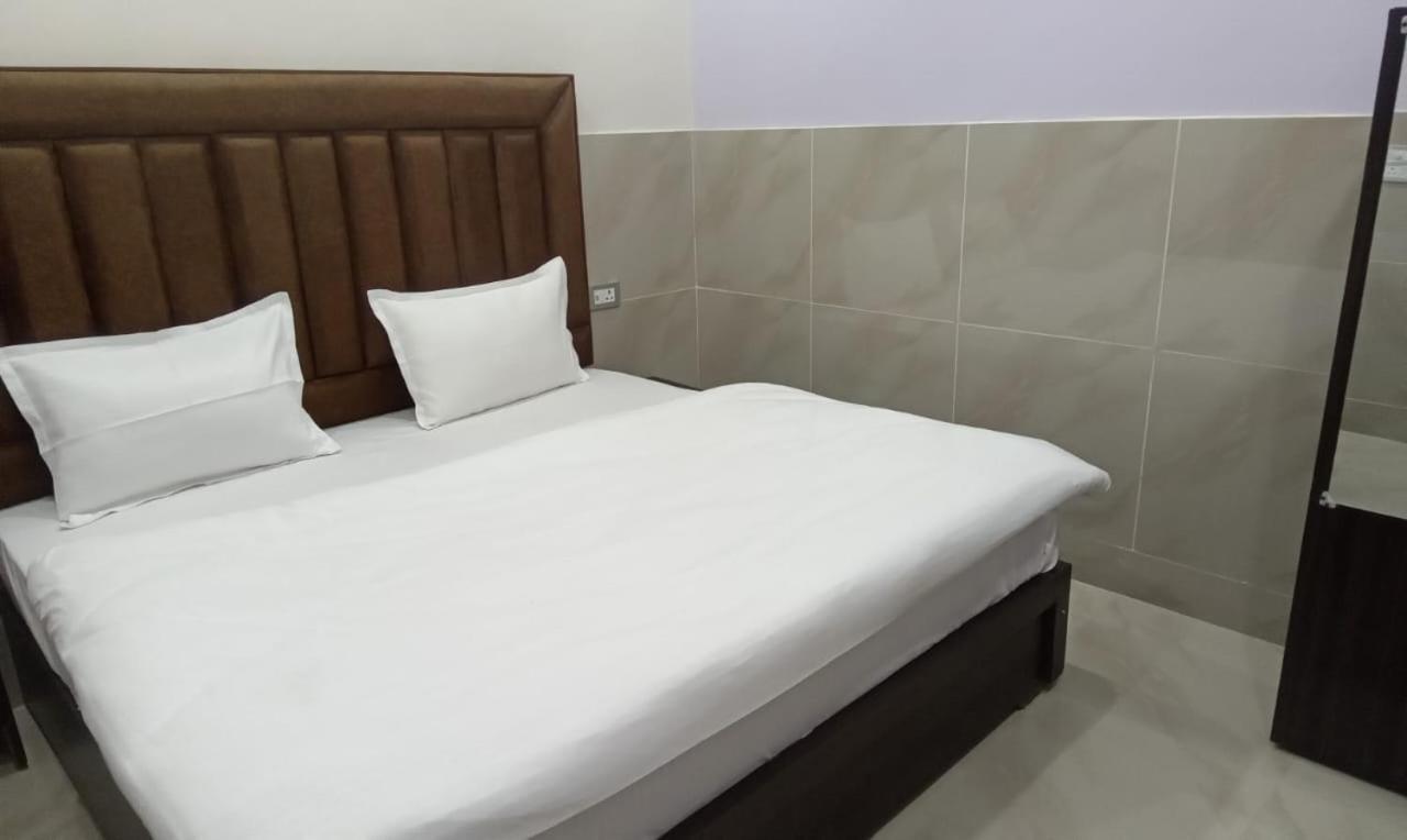 Vrindāvan Dixit Residency酒店 外观 照片